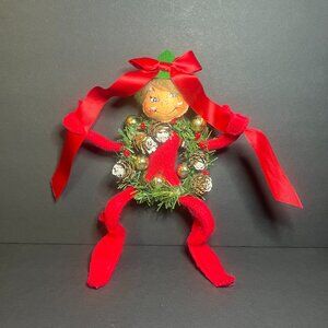 2010 Annalee 75th Anniversary Wannabe Wreath Christmas Elf on a Shelf Figure 9"